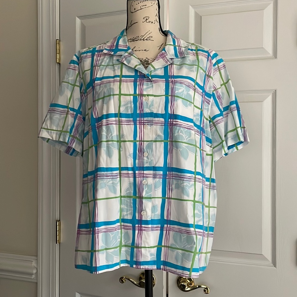 Karen Scott buttons down shirt